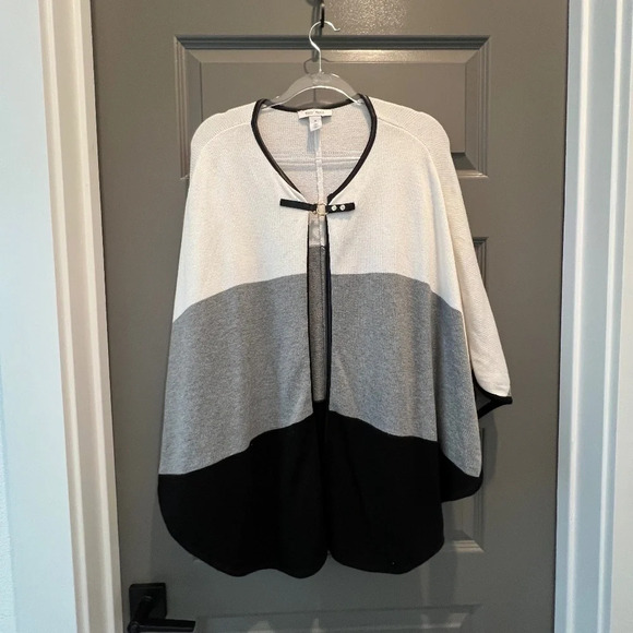 White House Black Market Accessories - White House Black Market size M Schawll Grey, White, and Black sweater material